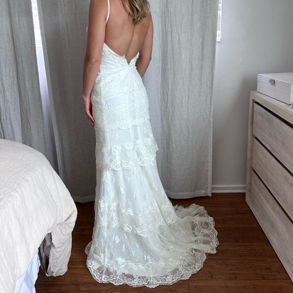 Beautiful Wedding dress perfect condition about size 2 - Picture 2 of 9